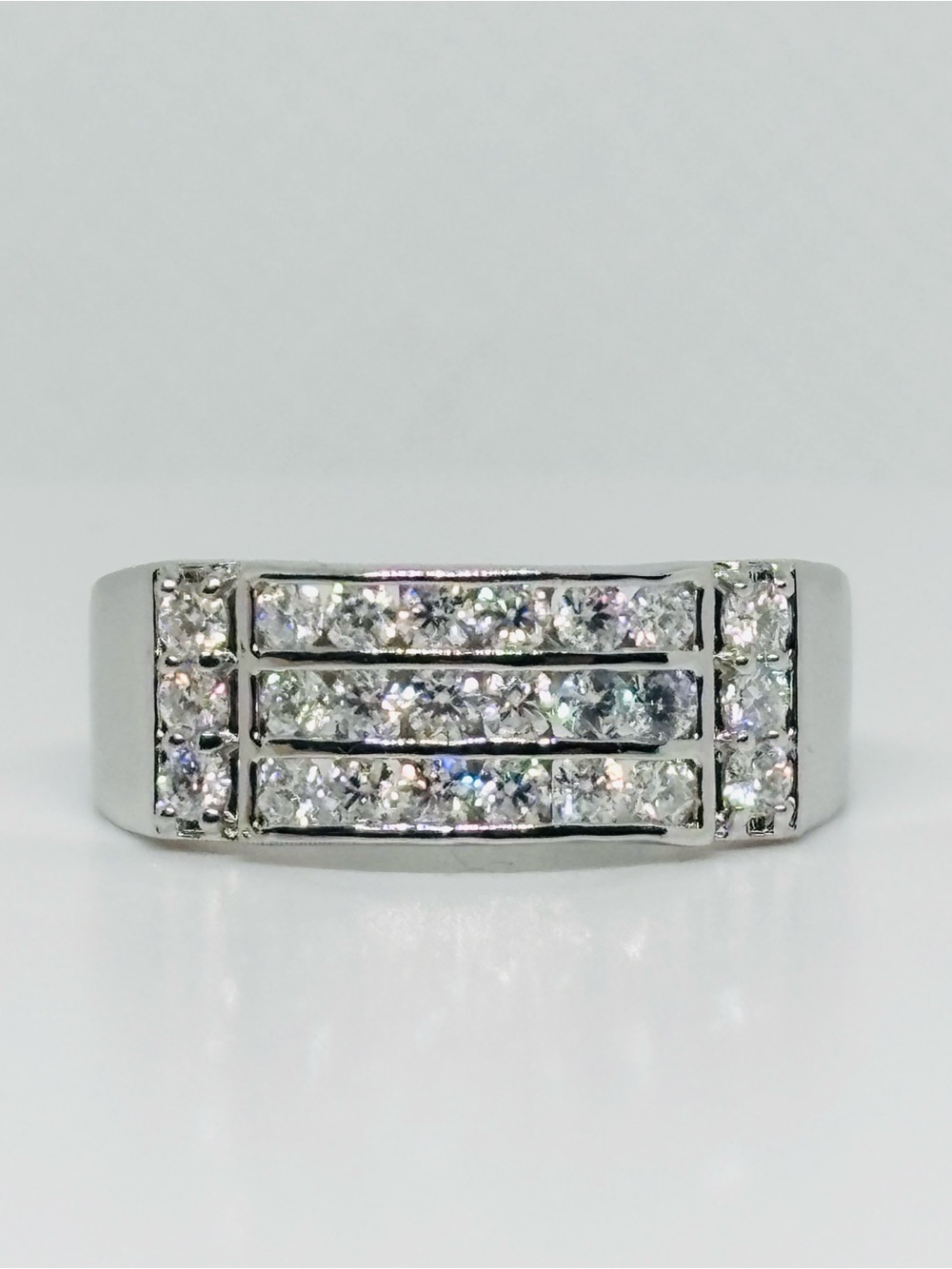 Mens MOISSANITE Ring size 9